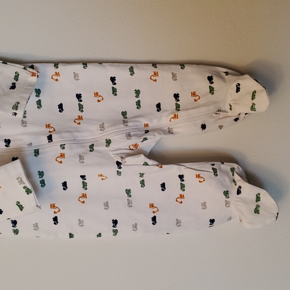 🌴 Carters Onsie 🌴 - Picture 2 of 4